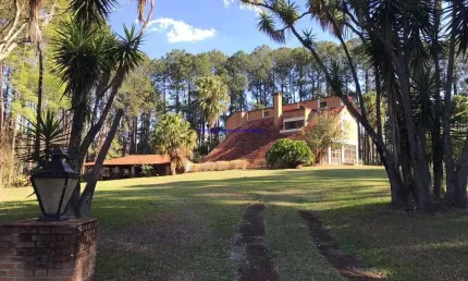 Terreno com 140.000m² à 1km da represa e a margem da rodovia com Casa Sobrado Suiça 600m², 04 dormitórios (sendo 02 suítes), 03 banheiros