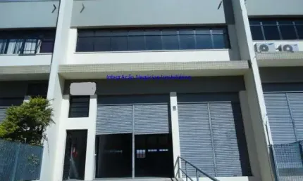 Galpão 903m², 06 banheiros e 02 vagas na garagem.   Excelente localização entre as Alamedas Caiapós, Pucuruí e Arapoema.