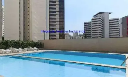 Condomínio com portaria, segurança 24hrs, salão de festa, piscina (adulto e infantil), quadra e jardim.