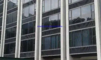 Conjunto Comercial 374.80m², 07 banheiros e 08 vagas na garagem.  Condomínio com recepção e segurança 24hrs.  Excelente localização