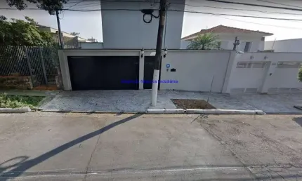 Casa 356m², 03 dormitórios (sendo suítes), 04 banheiros e 04 vagas na garagem.  excelente localização entre as alamedas dos apetupás, guaicanãs