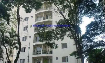 Apartamento 120m², 02 dormitórios, 01 banheiro e 02 vagas na garagem.  Condomínio com portaria, segurança 24hrs, piscina, salão de festa,