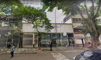 Apartamento 72m², 02 dormitórios e 01 banheiro.  Condomínio com portaria 24hrs.   Excelente localização.