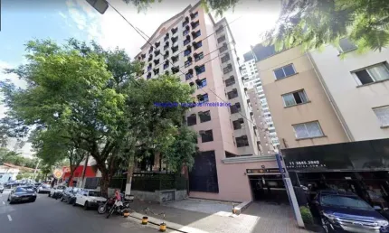 Conjunto comercial 32m², 02 banheiros e 01 vaga na garagem.  condomínio com recepção e segurança 24hrs.  excelente localização.