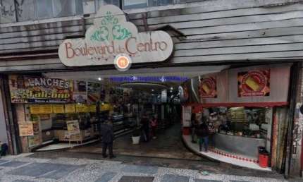 Conjunto Comercial 71m², 01 banheiro.   Condomínio com segurança 24hrs.  Excelente localização á 3 minutos andando para a estação do metrô República;