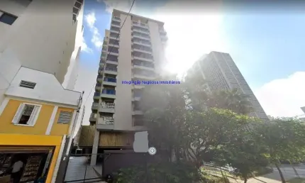 Laje Comercial 283m², 06 banheiros e 08 vagas na garagem.  Condomínio com recepção e segurança 24hrs.  Excelente localização entre as Ruas Monte Alegr