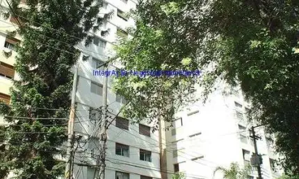 Apartamento 186m², 05 dormitórios (sendo 01 suíte), 02 banheiros e 01 vaga na garagem.  Condomínio com portaria e segurança 24hrs.