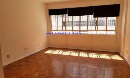 Apartamento 93m², 02 dormitórios, 02 banheiros e 01 vaga na garagem.  Condomínio com portaria e segurança 24hrs.  Excelente localização á 8 minutos an
