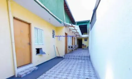 Sobrado 350m², 12 dormitórios, 05 banheiros e 05 vagas na garagem.  Excelente localização á 7 minutos andando para a estação do metrô Oscar Freire; En