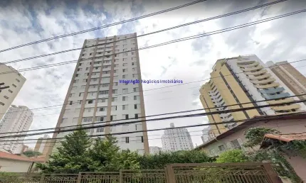 Apartamento 138m², 03 dormitórios (sendo 01 suíte), 03 banheiros e 01 vaga na garagem.  condomínio com portaria e segurança.  excelente localização en