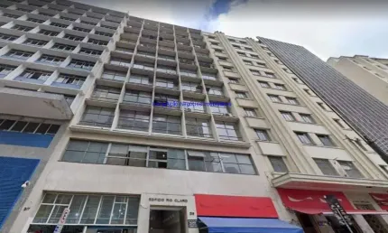 Condomínio com recepção e segurança 24hrs.  Excelente localização á 2 minutos andando para  a estação do metrô Anhangabaú; Entre as Ruas João Adolfo,