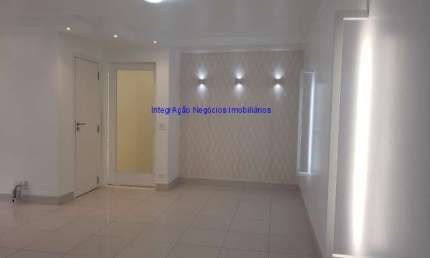 Apartamento 98m², 02 dormitórios, 03 banheiros e 01 vaga na garagem.  Condomínio com portaria e segurança 24hrs.  Excelente localização entre as Ruas