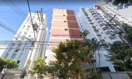 Apartamento 80m², 02 dormitórios (sendo 01 suíte), 02 banheiros e 01 vaga na garagem.  condomínio com portaria, segurança 24hrs, piscina,