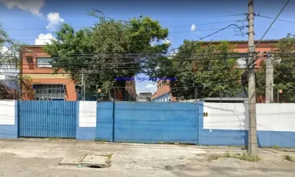 Galpão 5.600m², 02 banheiros e 03 vagas na garagem.  excelente localização próximo a avenida das nações unidas; próximo da estação do metrô estação
