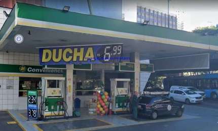 Terreno 450m² construído e 400m² de terreno.    Excelente localização á 4 minutos andando para a estação do metrô Marechal Deodoro; Entre as Ruas Piri