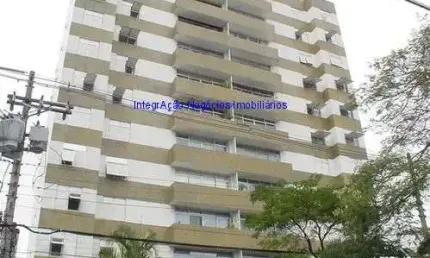 Apartamento 200m², 03 dormitórios ( sendo 01 suíte), 02 banheiros e 02 vagas na garagem.  condomínio com portaria, segurança 24hrs, piscina, salão de