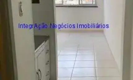 Condomínio com portaria 24hrs.   Excelente localização á 10 minutos andando para a estação do metrô Japão Liberdade; Próximo as Ruas Jandaia
