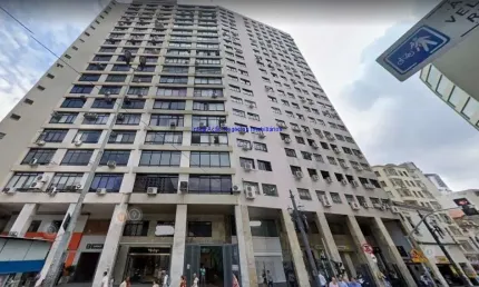 Conjunto Comercial 100m², 03 salas e 02 banheiros.  Condomínio com recepção e segurança 24hrs.  Excelente localização á 3 minutos.