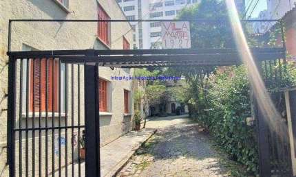 Casa Comercial 113m², 03 salas, 01 banheiro e 03 vagas na garagem.   Excelente localização entre as Ruas Rio de Janeiro, Pernambuco e Aracaju.