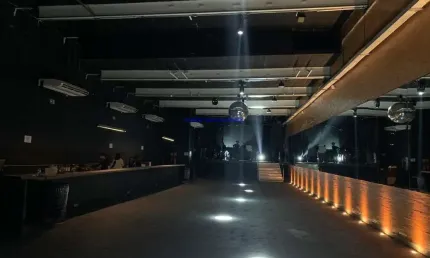 Galpão 450m², 07 banheiros.  excelente localização entre as ruas lavradio, brigadeiro galvão e avenida pacaembu; próximo da estação do metrô palmeiras
