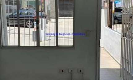 Casa Sobrado  Comercial 130m²,05 salas , 03 banheiros e 01 vaga de garagem.  Excelente localização próximo as Ruas Ponta Delgada,Alvorada e Bugio;