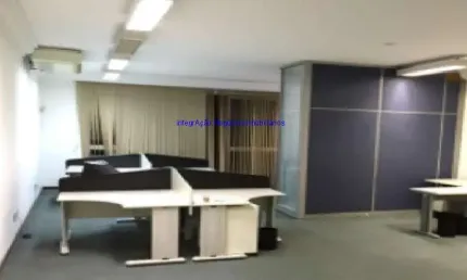 Prédio/Loja/Imóvel Comercial 600m², 12 banheiros e 02 vagas na garagem.  Excelente localização entre as Ruas Dona Antônia de Queirós, Itambé e Piauí.
