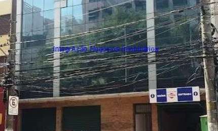 Prédio Comercial 1.700m², sendo 04 conjuntos unificados em vão livre, com área de 400m², 60 salas, 24 banheiros, 12 vagas na garagem e 01 conjunto de