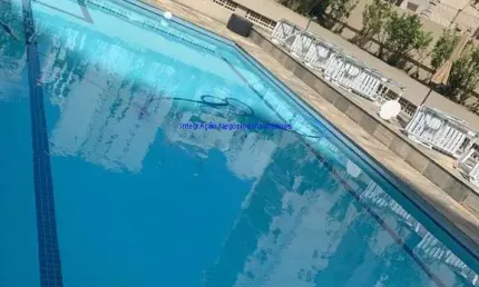 Condomínio com portaria e segurança 24 horas, Churrasqueira, Jardim, Piscina Adulto e Infantil, Playground, Quadra Poliesportiva, Sala De Ginástica,