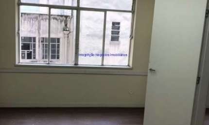 Conjunto Comercial 68m², 02 salas e 04 banheiros.  Excelente localização á 4 minutos andando para a estação do metrô São Bento; Entre as Ruas Três de