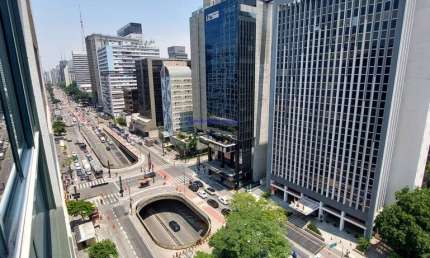 Condomínio com Segurança/Portaria.  Excelente localização à a 2 minutos andando para Estação do Metrô Paulista; Entre as Ruas Da Consolação,