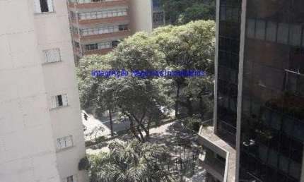 Apartamento Studio 32m², 01 dormitório e 01 banheiro.  Condomínio com portaria 24hrs.  Excelente localização á 9 minutos andando para a estação