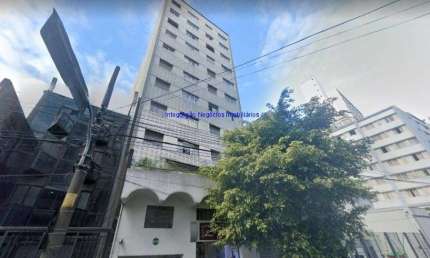 Condomínio com Portaria e Segurança.  Excelente localização entre as Ruas Barata Ribeiro, Herculano de Freitas e Frei Caneca. Próximo ao Hospital