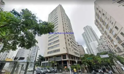 Apartamento 66m² total, 02 dormitórios (1 dormitório menor), 01 banheiro e sem vaga na garagem.  condomínio com portaria e segurança 24hrs.