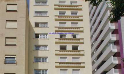 Condomínio com portaria e segurança 24h.  Excelente localização, a 500m do Metro Consolação (linha verde) e Metro Paulista (linha amarela),