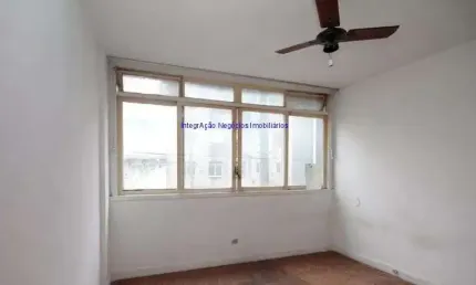 Condominio com elevador.  Excelenete localização à 9 minutos andando para a Estação de Metrô Consolação; Entre as Ruas Augusta, Frei Caneca, Itararé,