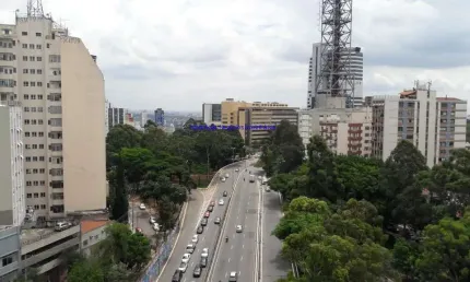 Apartamento 117m², 03 dormitórios (sendo 01 suíte), 03 banheiros e 01 vaga na garagem.    Condomínio com portaria, segurança 24hrs, salão de festa