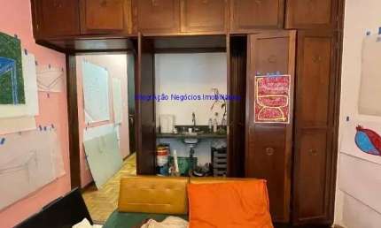 Conjunto Comercial 24m², 01 copa e 01 banheiro.  Condomínio com recepção e segurança.  Excelente localização.