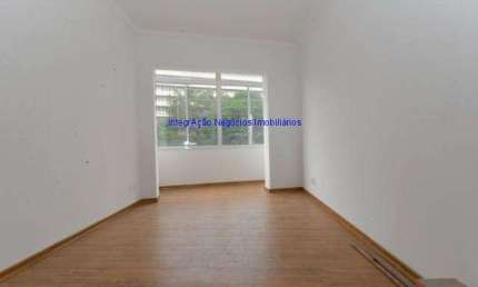 Apartamento 80m², 02 dormitórios sendo 01 suíte, 02 banheiros, escritório, sala, cozinha, área de serviço e sem vaga na garagem.