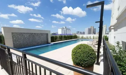 Condomínio com área de lazer com piscina, academia, jardim, churrasqueira e playground.   Excelente localização, à 5 minutos caminhando para a Estação
