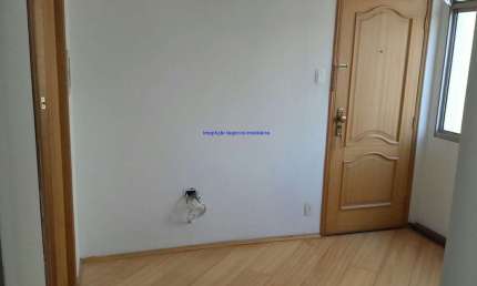 Apartamento 38m², 01 dormitório, 01 banheiro.   Condomínio sem portaria.   Excelente localização á 9 minutos andando para a estação do metrô Marechal