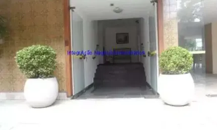 Apartamento 71m², 02 dormitórios, 02 banheiros e 01 vaga na garagem. Excelente localização, próximo a rua Abilio Soares.