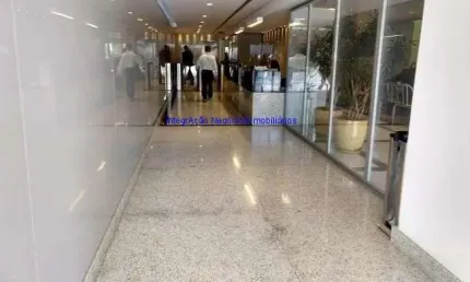 Condomínio com recepção e portaira.  excelente localização, entre as ruas manduri, ibiapinópolis e avenida rebouças e eusébio matoso.