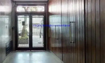 Apartamento 47m², 02 dormitórios e 01 banheiro.  Condomínio com portaria.  Excelente localização á 6 minutos andando para a estação do metrô República