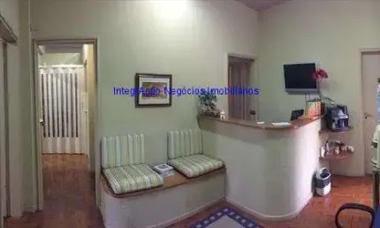 Conjunto Comercial 102m², 03 salas, copa, 02 banheiros. Excelente localização, a uma quadra da estação de Metrô. Estamos a disposição.
