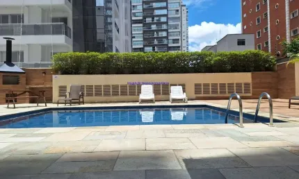 Apartamento 50m², 01 dormitório, 01 banheiro e 1 vaga na garagem.  Condomínio com portaria, segurança e vigilantes 24 horas, Churrasqueira, Piscina, P