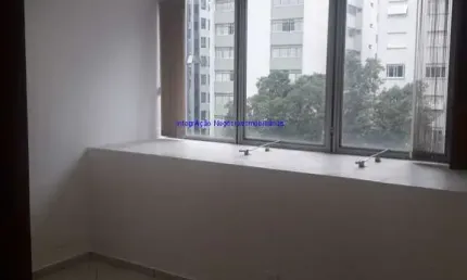 Sala comercial 40m², 01 banheiro e 01 vaga de garagem.   condomínio com recepção e segurança 24hrs.     excelente localização.