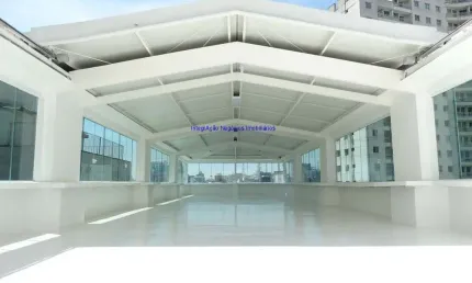 Prédio comercial , área total construida 5.492,29 m², recepção com 105 m², dois elevadores, banheiros masculino, feminino e PNE,