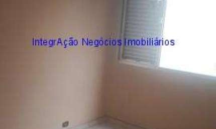 Condomínio com portaria e segurança.  Ótima localização 400 metros da estação de metrô Oscar Freire (6min a pé).