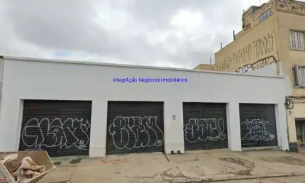 Imóvel comercial com grande frente e total de 414mq e dois banheiros.  ótima localização, entre as ruas major diogo e são domingos.