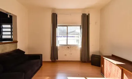 Apartamento 67m², 01 dormitório e 01 banheiro.  Condomínio com Segurança e Portaria.  Excelente localização, á 4 minutos andando para a Estação